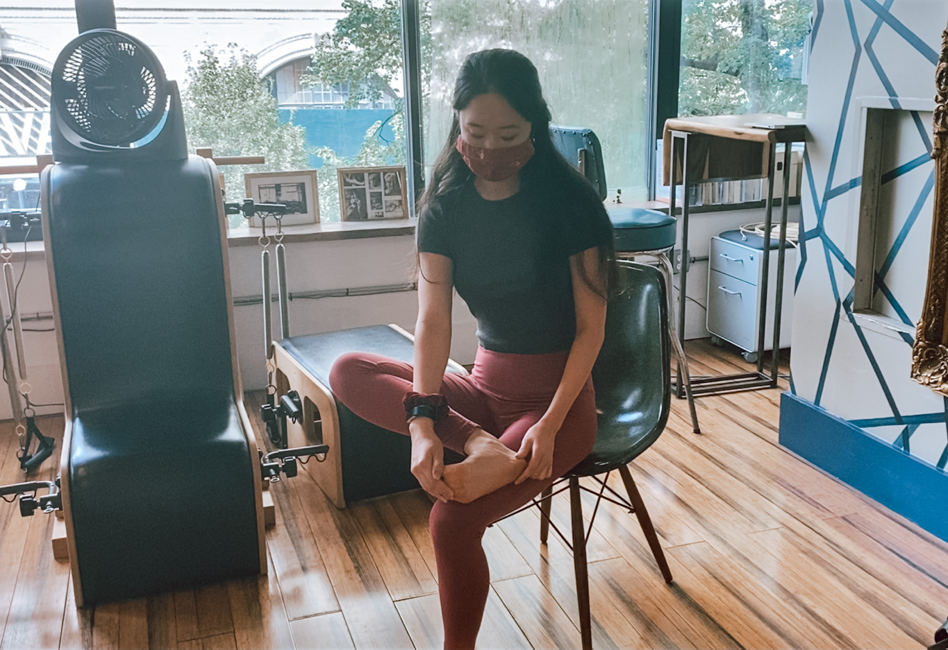 Dr. Vivian Zhang, Physical Therapist in Brooklyn New York, demonstrates physical therapy exercises for plantar fasciitis.